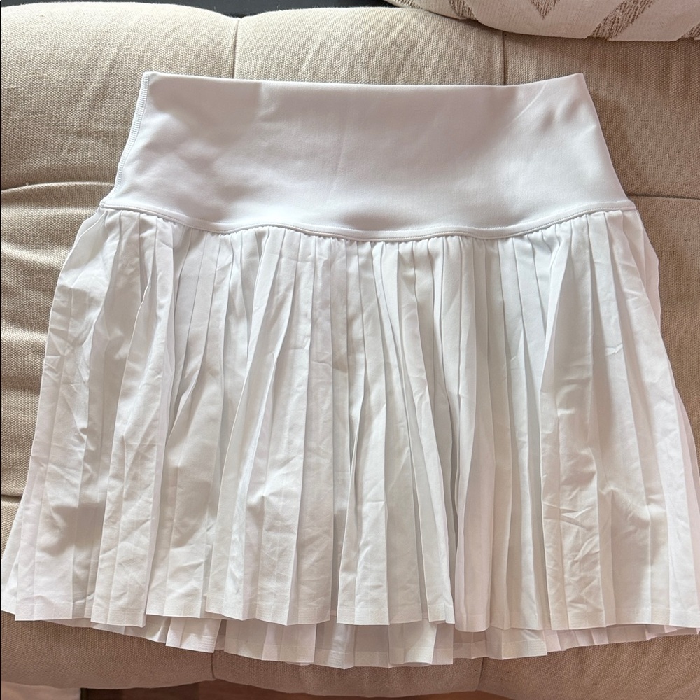 ALO Yoga White Pleated Tennis Skirt – Athletic Skort